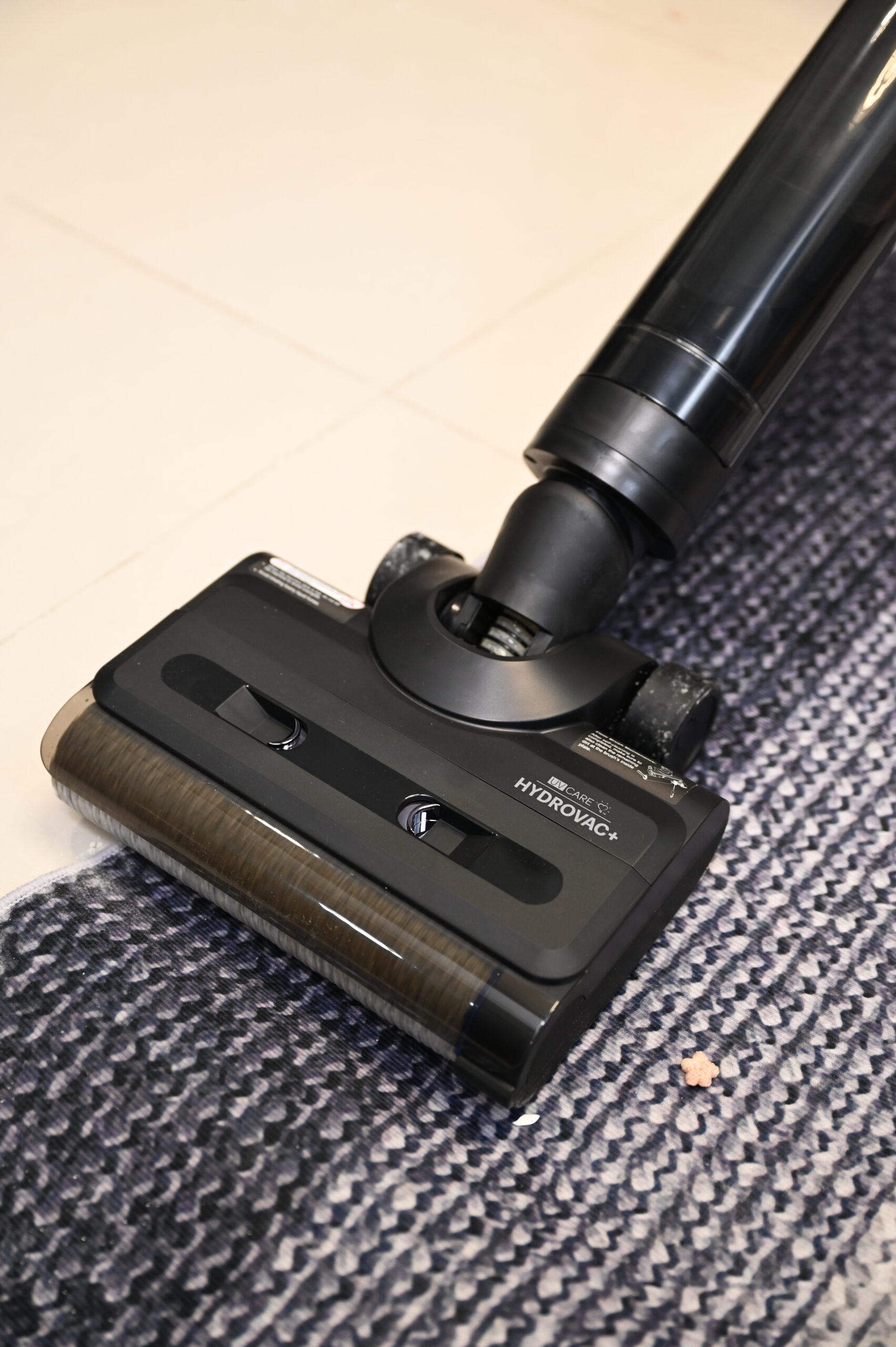 Vacuum cleaner used in carpet